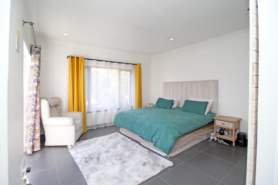 3 Bedroom Property for Sale in Pineslopes Gauteng