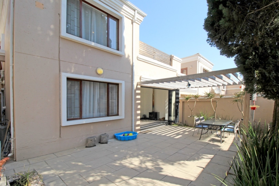 3 Bedroom Property for Sale in Pineslopes Gauteng