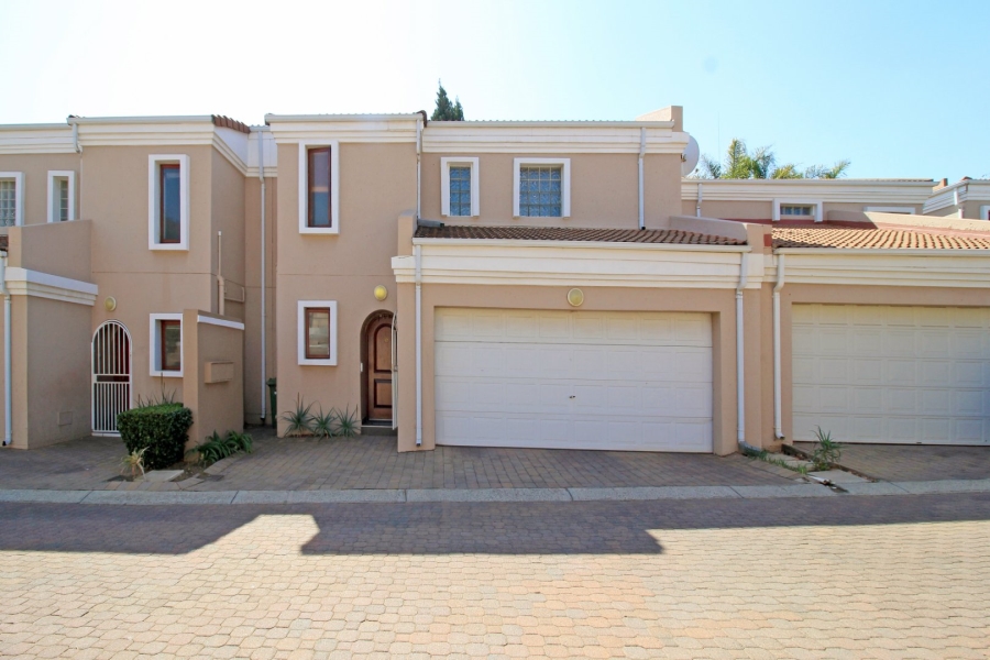 3 Bedroom Property for Sale in Pineslopes Gauteng