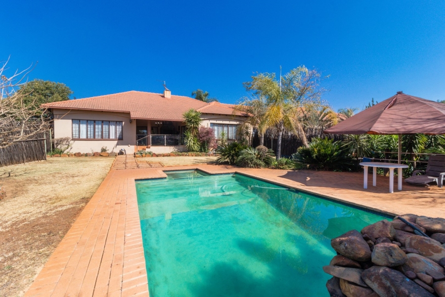 4 Bedroom Property for Sale in Zwavelpoort Gauteng