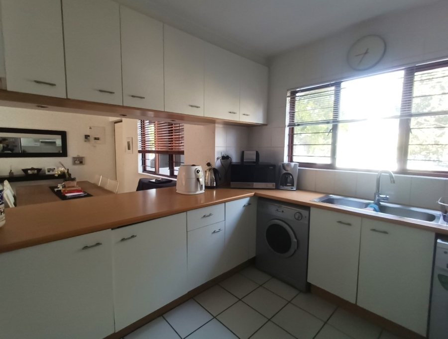 2 Bedroom Property for Sale in Birdhaven Gauteng