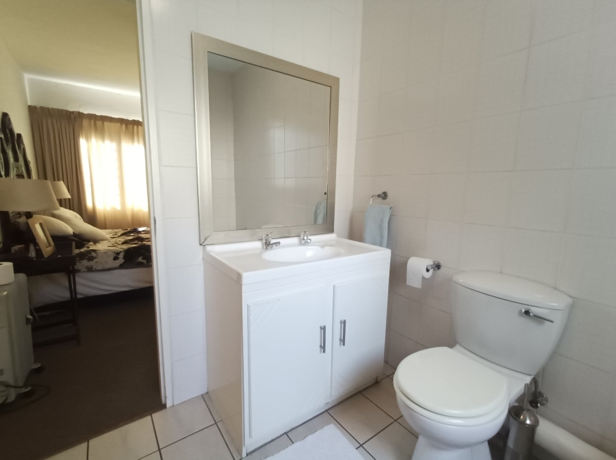 2 Bedroom Property for Sale in Birdhaven Gauteng