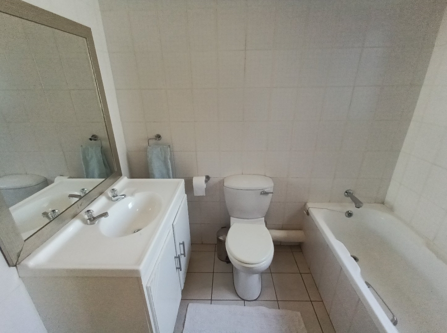 2 Bedroom Property for Sale in Birdhaven Gauteng