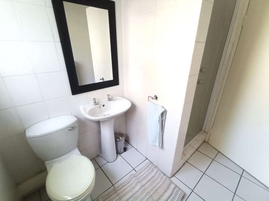 2 Bedroom Property for Sale in Birdhaven Gauteng