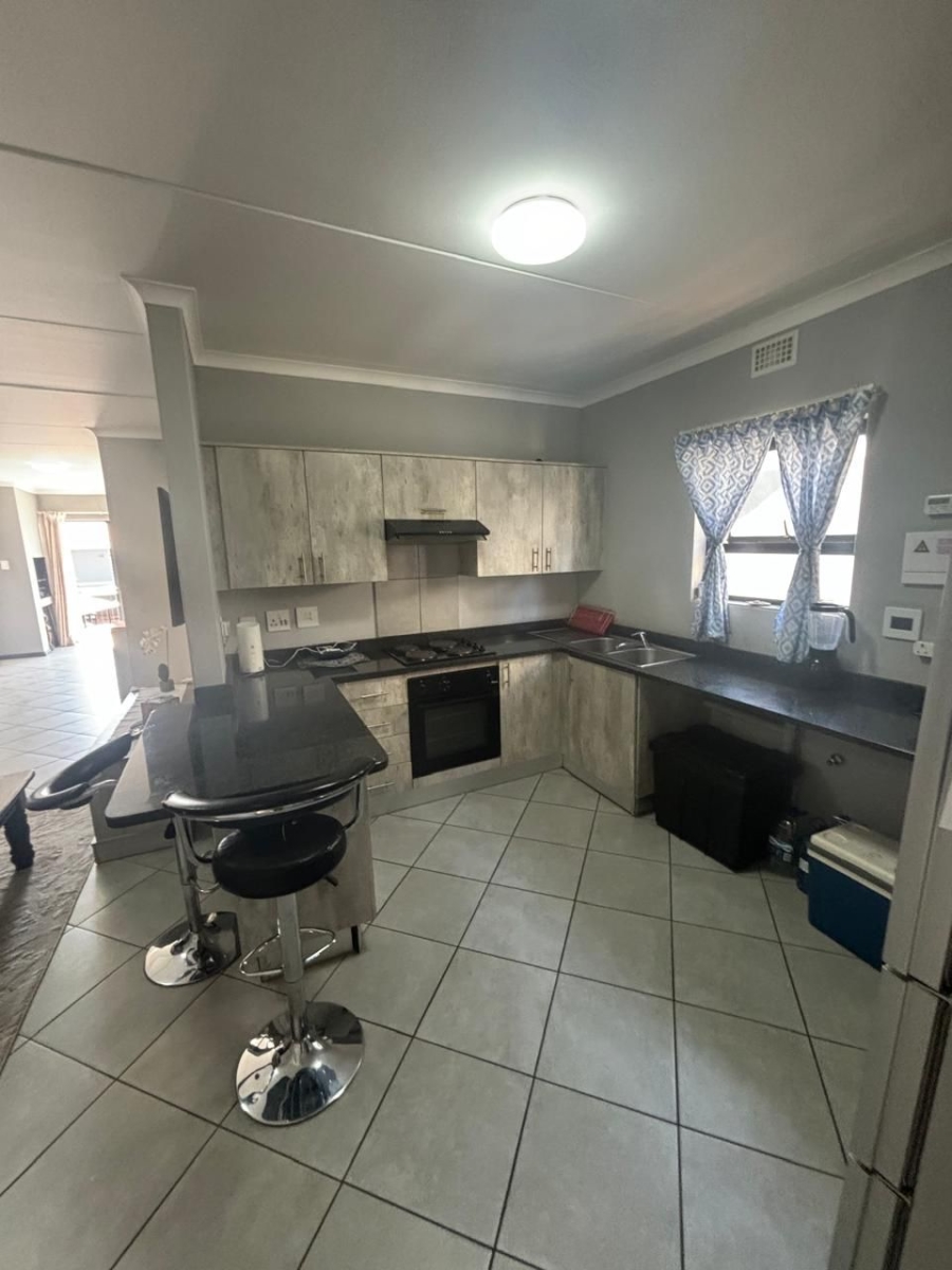 To Let 3 Bedroom Property for Rent in Norton Home Estate AH Gauteng