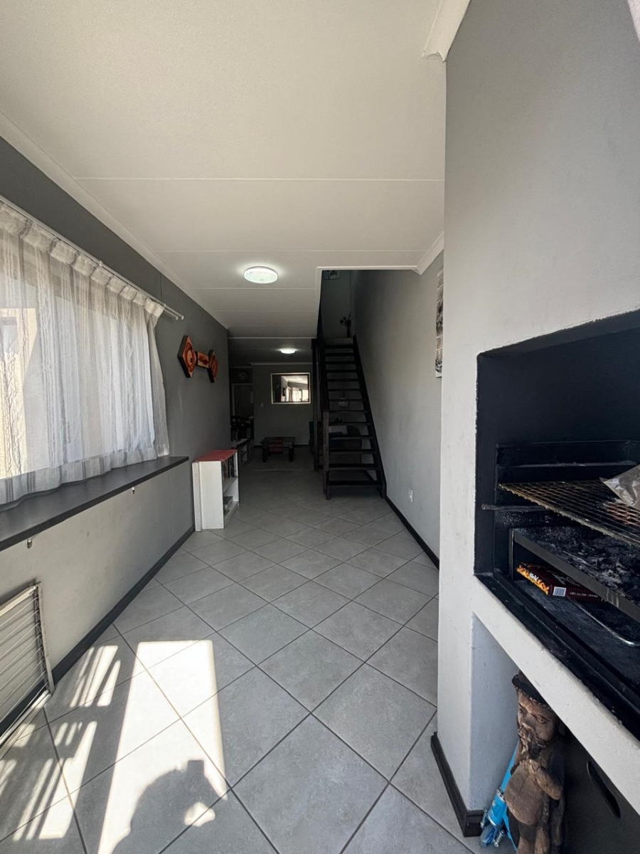 To Let 3 Bedroom Property for Rent in Norton Home Estate AH Gauteng