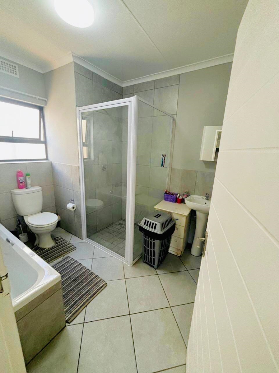 To Let 3 Bedroom Property for Rent in Norton Home Estate AH Gauteng