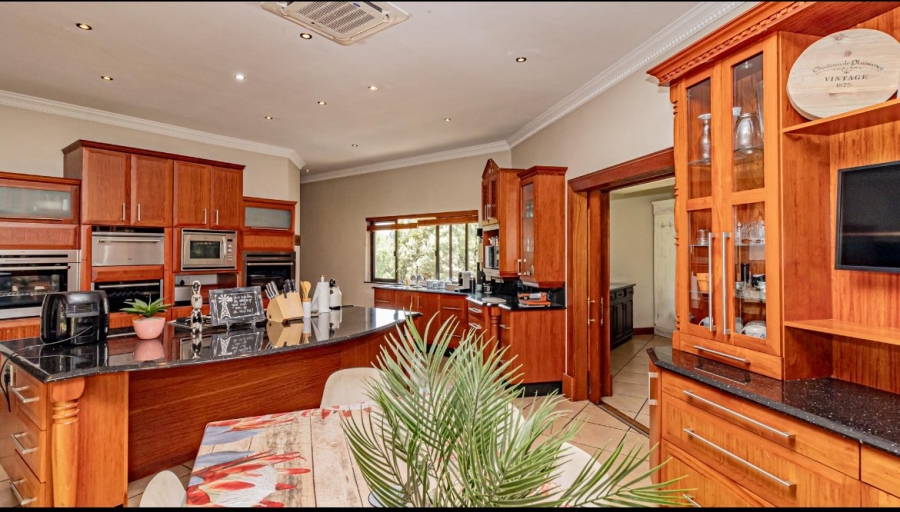 6 Bedroom Property for Sale in Mooikloof Equestrian Estate Gauteng