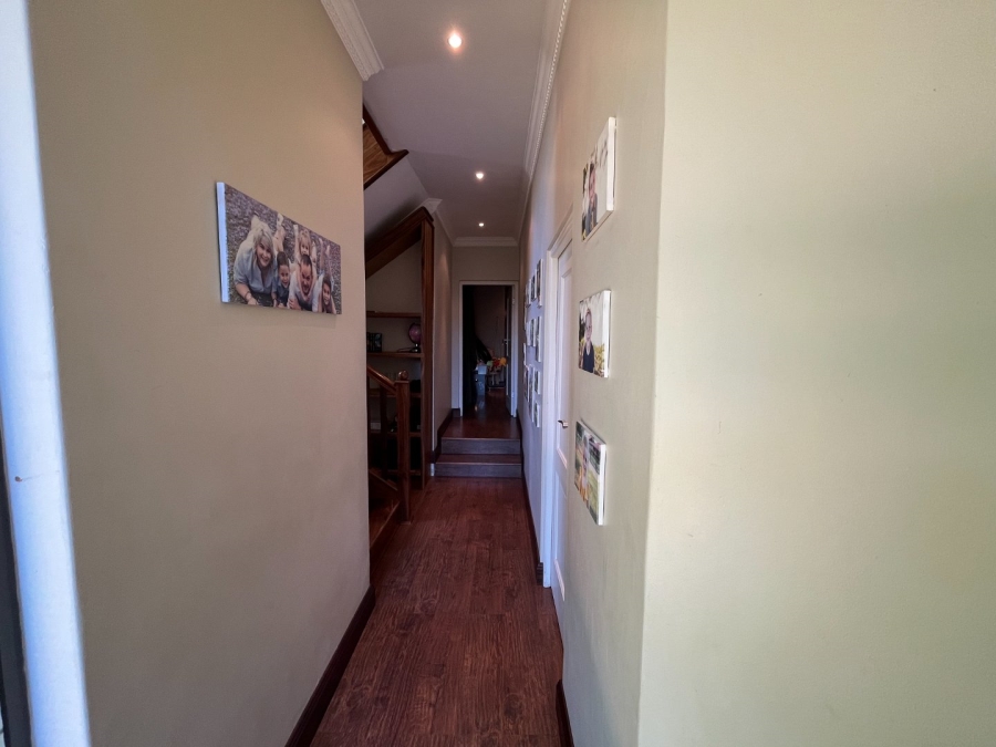 6 Bedroom Property for Sale in Mooikloof Equestrian Estate Gauteng