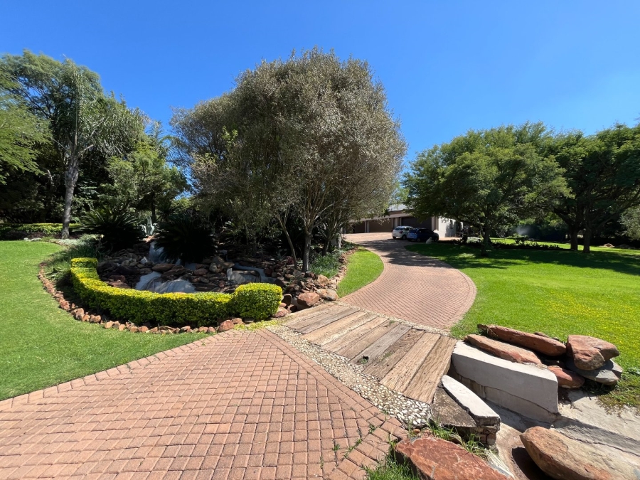 6 Bedroom Property for Sale in Mooikloof Equestrian Estate Gauteng