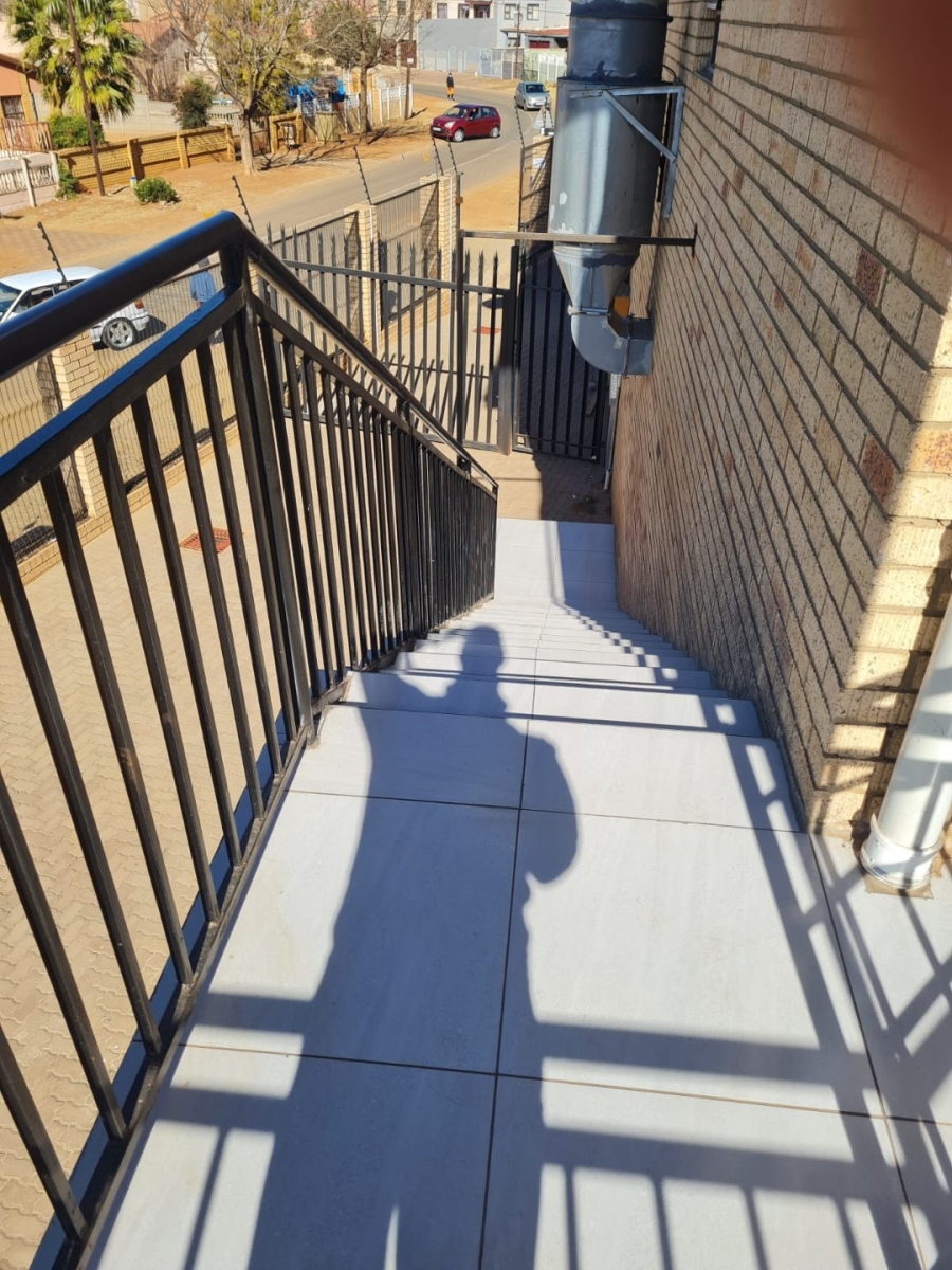 To Let 2 Bedroom Property for Rent in Lenasia Ext 10 Gauteng