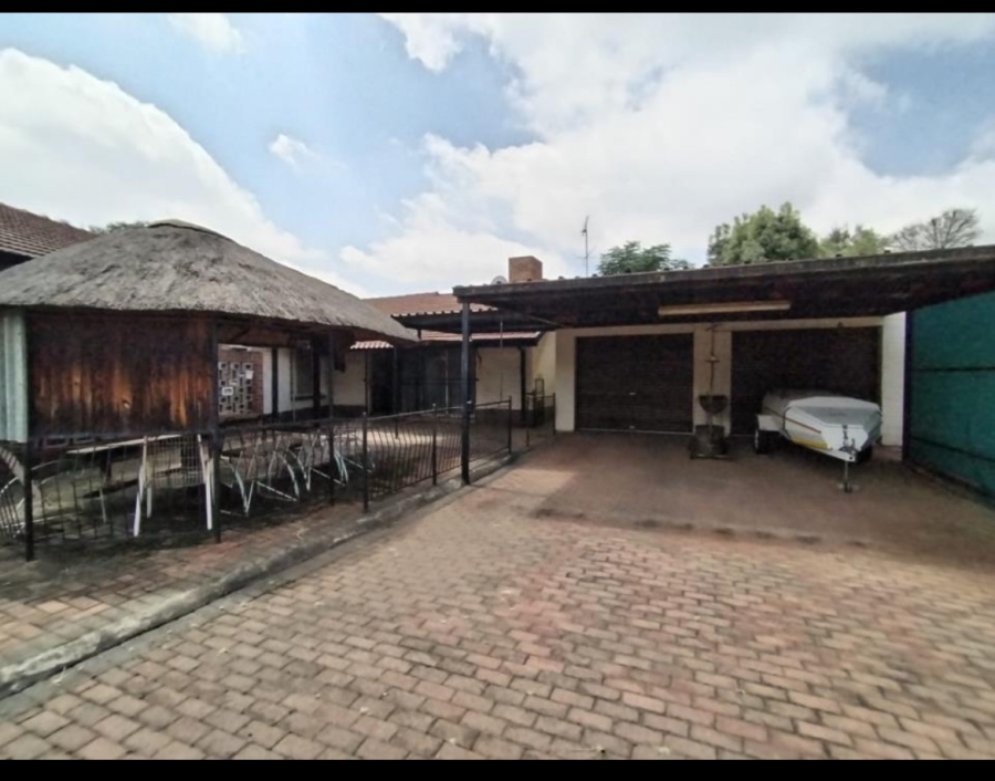 3 Bedroom Property for Sale in Selcourt Gauteng