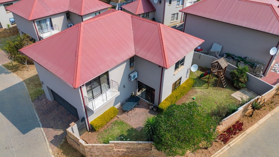 4 Bedroom Property for Sale in Broadacres Gauteng