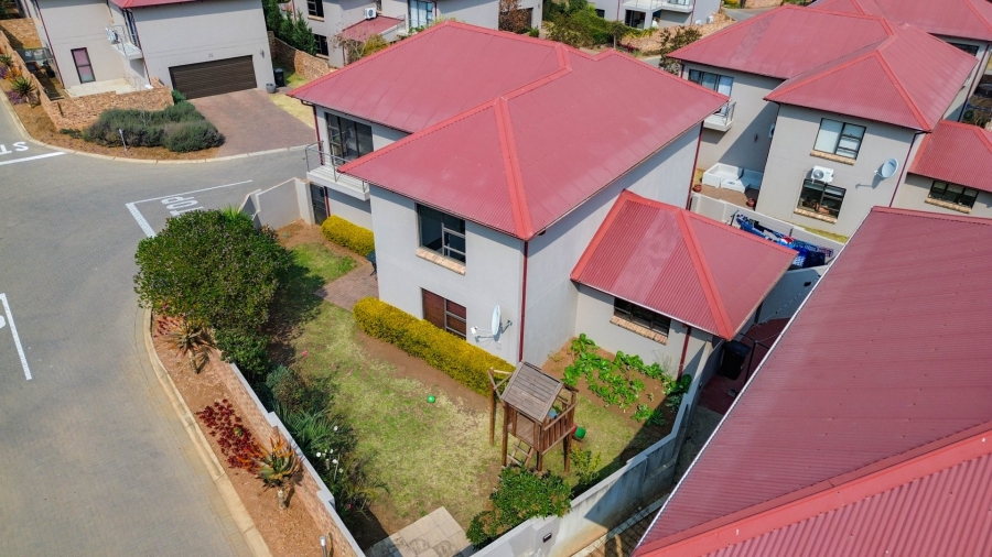 4 Bedroom Property for Sale in Broadacres Gauteng