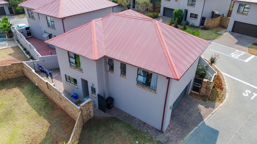 4 Bedroom Property for Sale in Broadacres Gauteng