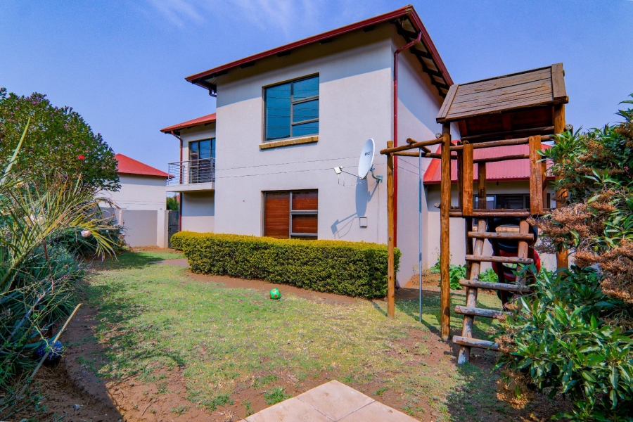 4 Bedroom Property for Sale in Broadacres Gauteng