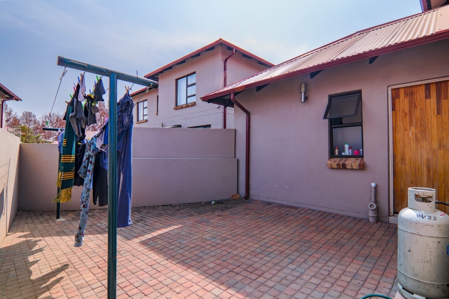 4 Bedroom Property for Sale in Broadacres Gauteng