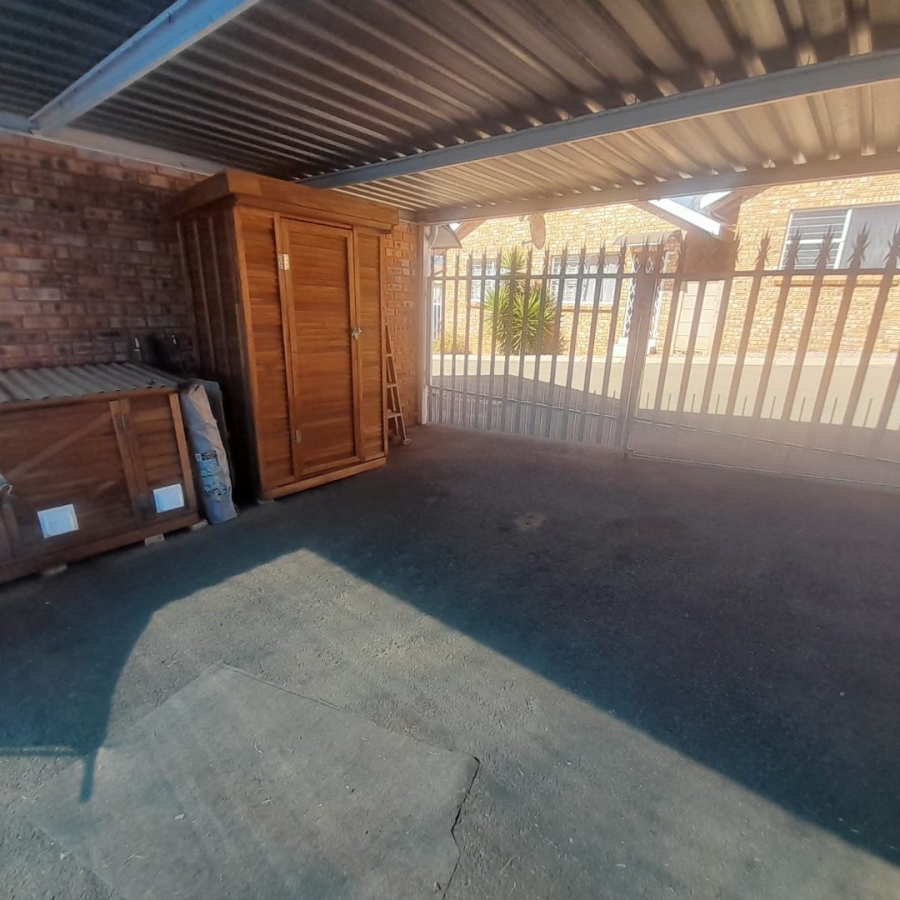 2 Bedroom Property for Sale in Randgate Gauteng