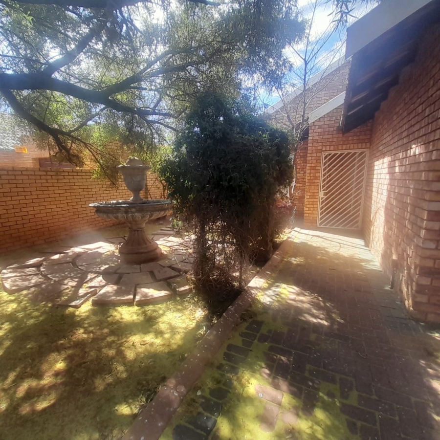 3 Bedroom Property for Sale in Helikonpark Gauteng