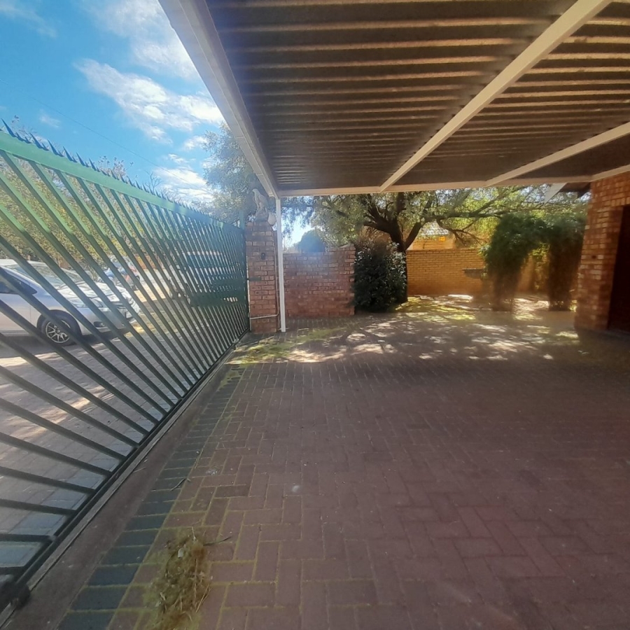 3 Bedroom Property for Sale in Helikonpark Gauteng