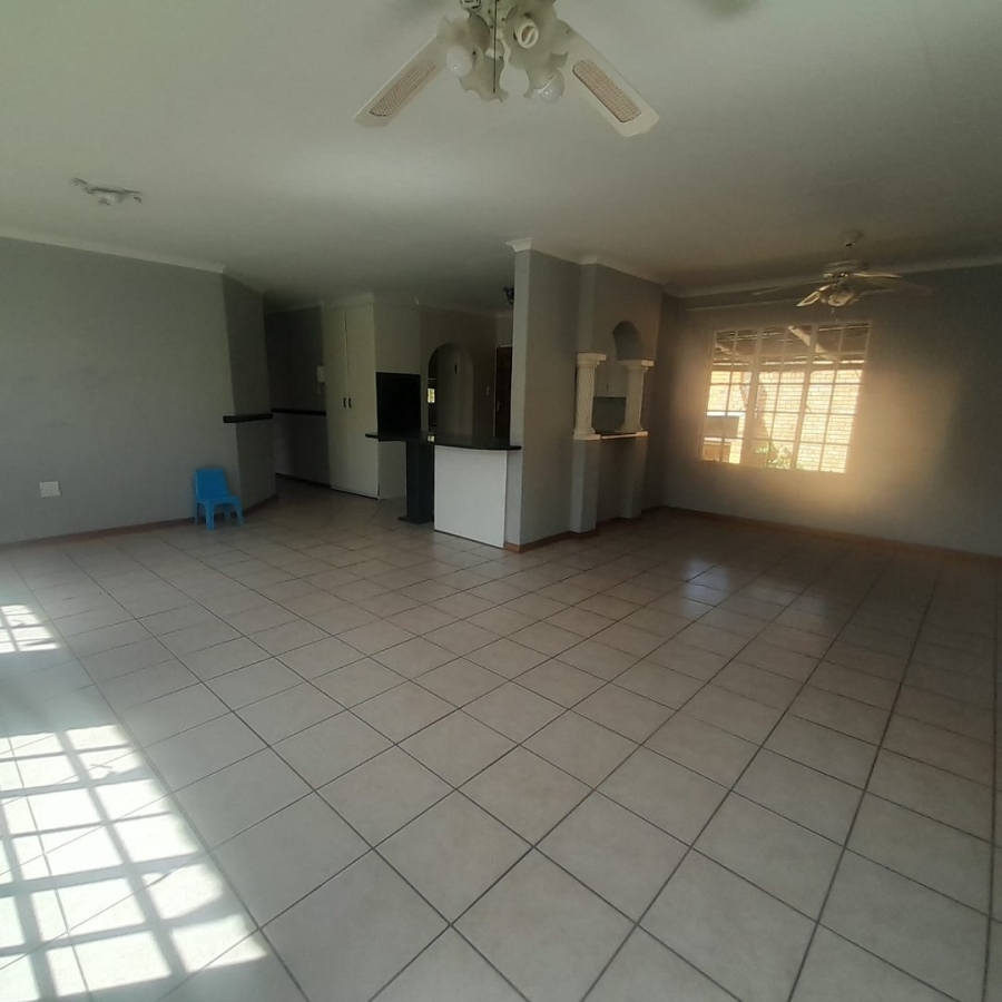 3 Bedroom Property for Sale in Helikonpark Gauteng