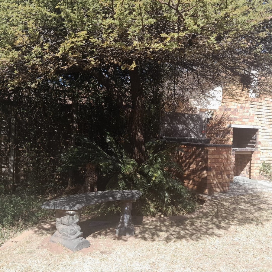 3 Bedroom Property for Sale in Helikonpark Gauteng