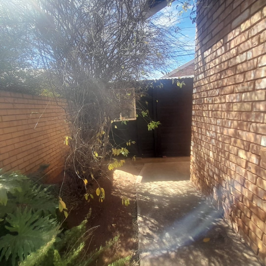 3 Bedroom Property for Sale in Helikonpark Gauteng