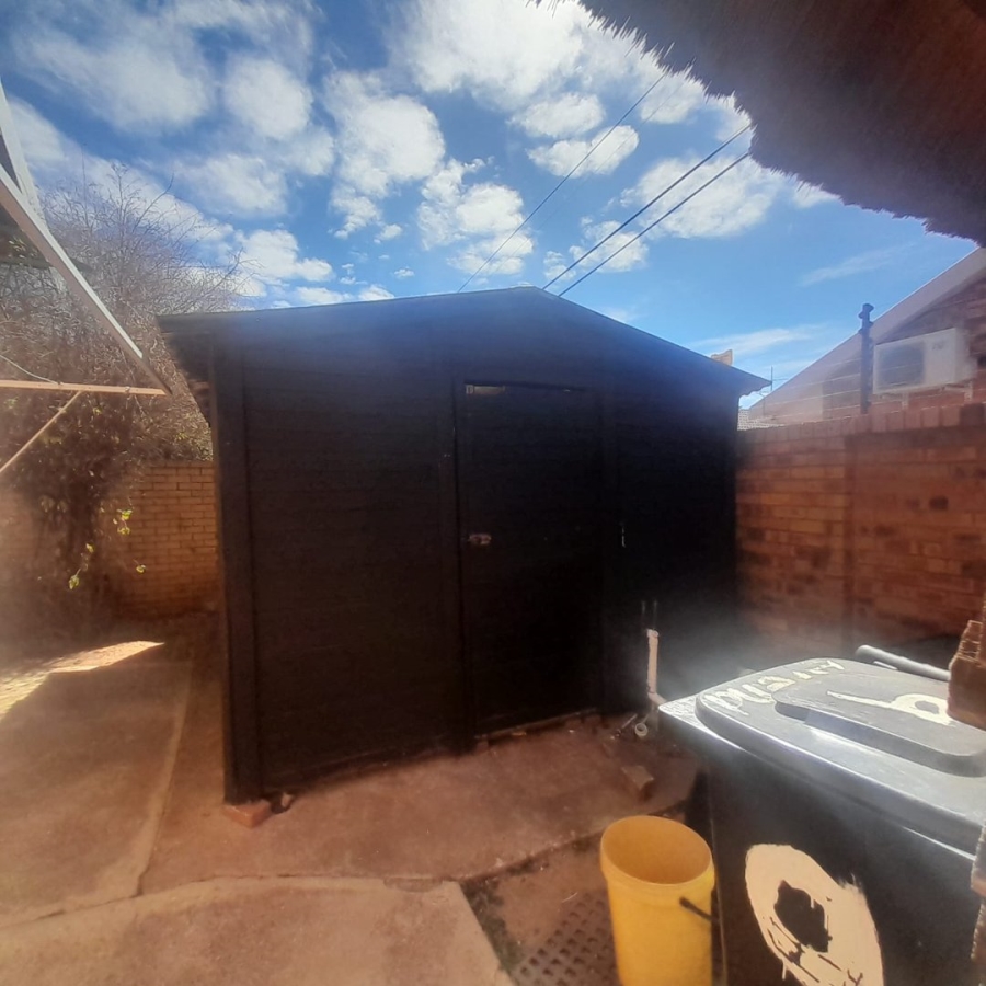 3 Bedroom Property for Sale in Helikonpark Gauteng