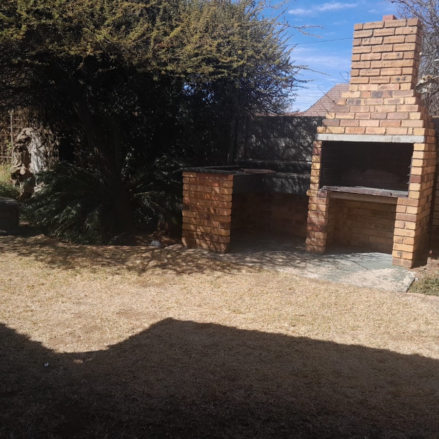 3 Bedroom Property for Sale in Helikonpark Gauteng