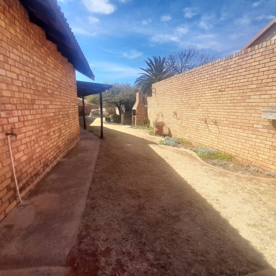 3 Bedroom Property for Sale in Helikonpark Gauteng