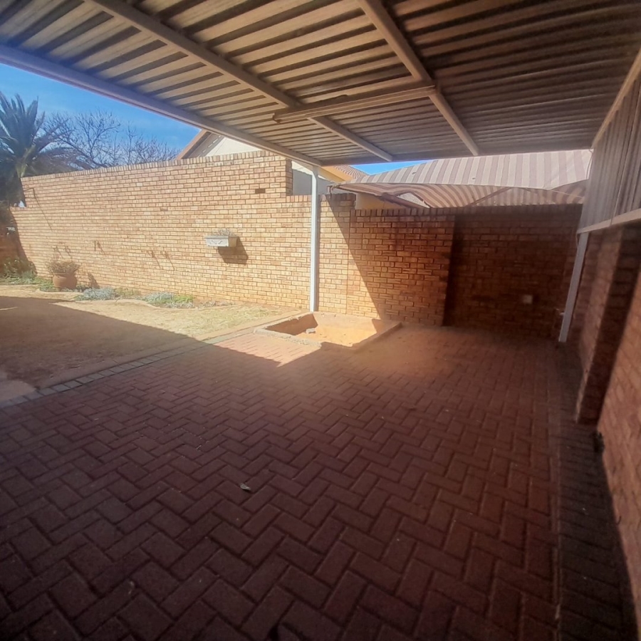 3 Bedroom Property for Sale in Helikonpark Gauteng