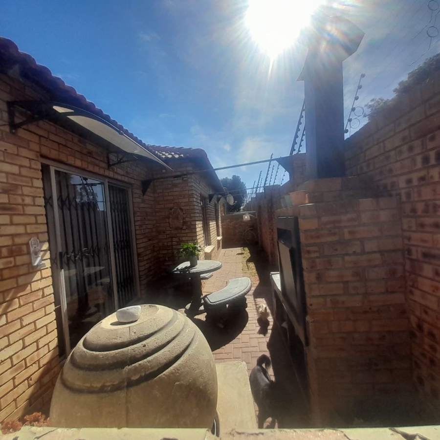 3 Bedroom Property for Sale in Greenhills Gauteng