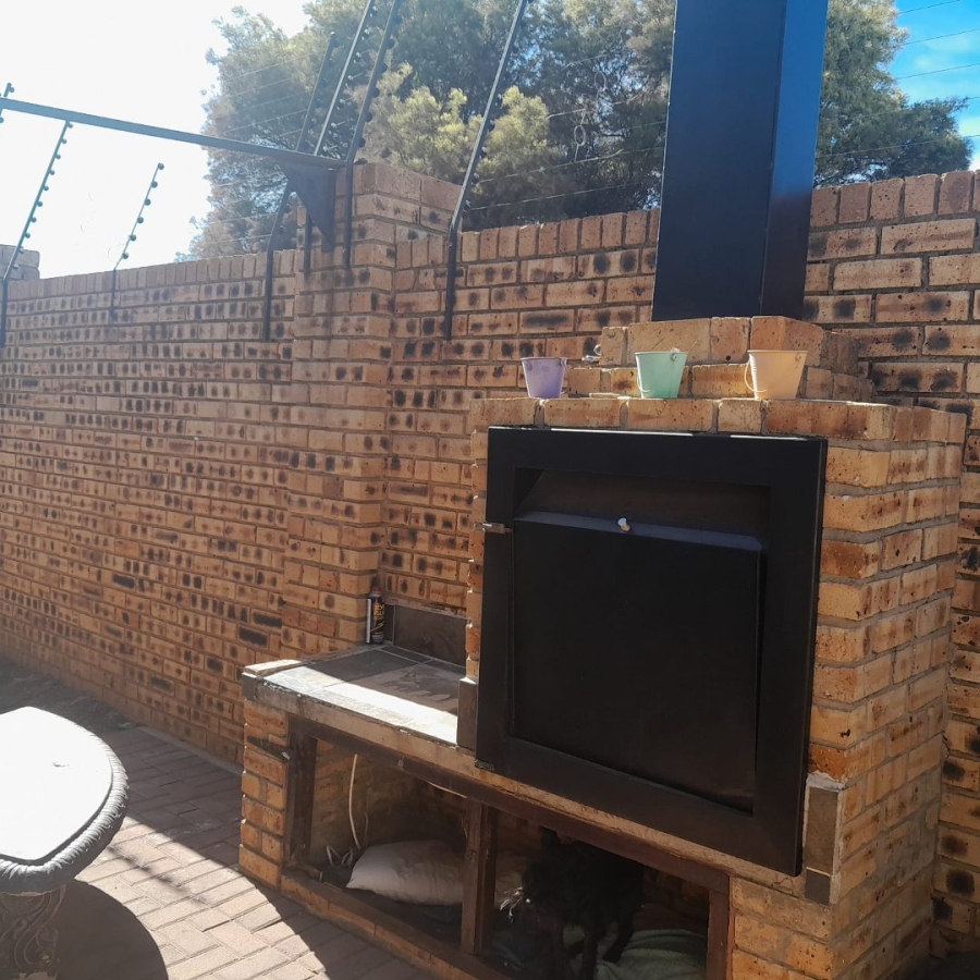 3 Bedroom Property for Sale in Greenhills Gauteng