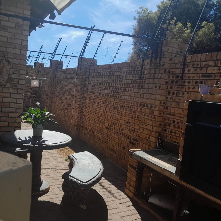 3 Bedroom Property for Sale in Greenhills Gauteng