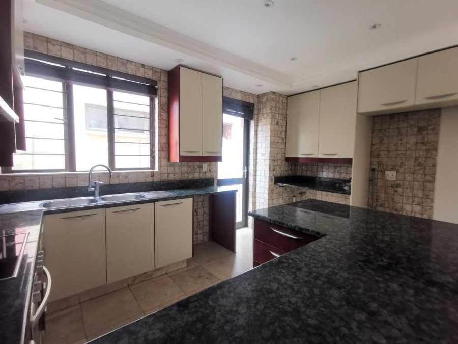 To Let 4 Bedroom Property for Rent in Bedford Gardens Gauteng