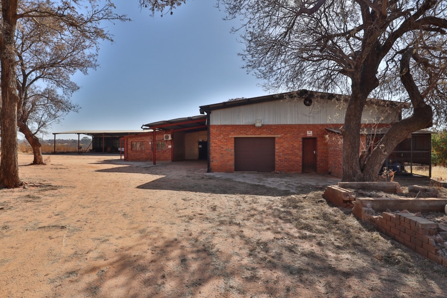 5 Bedroom Property for Sale in Grootvaly AH Gauteng