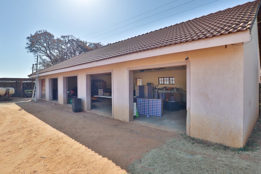 5 Bedroom Property for Sale in Grootvaly AH Gauteng