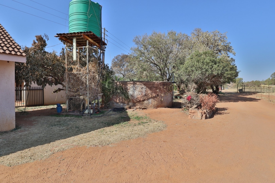 5 Bedroom Property for Sale in Grootvaly AH Gauteng