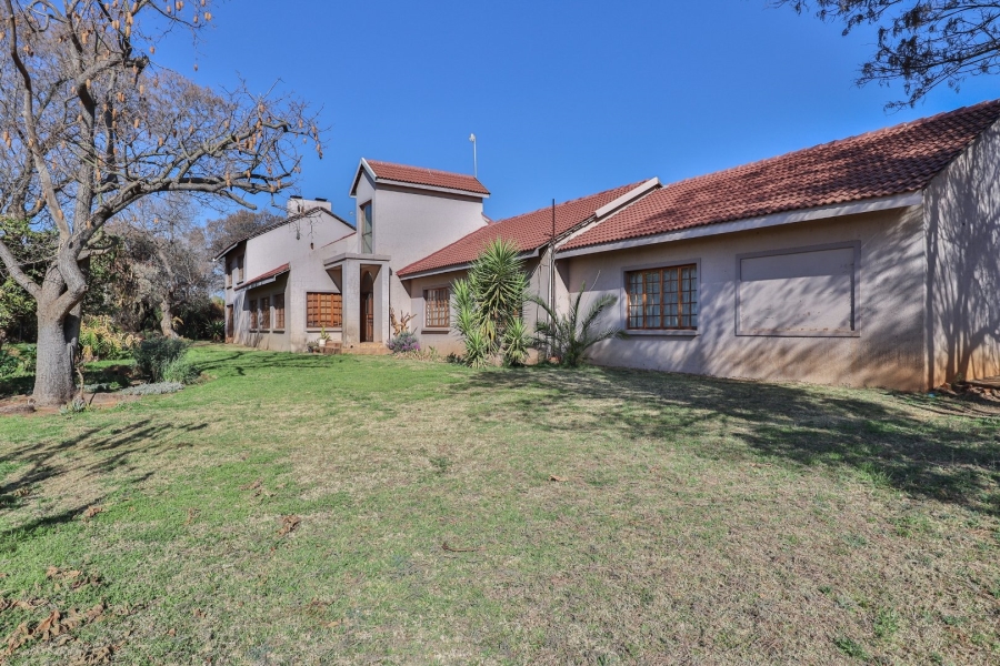 5 Bedroom Property for Sale in Grootvaly AH Gauteng