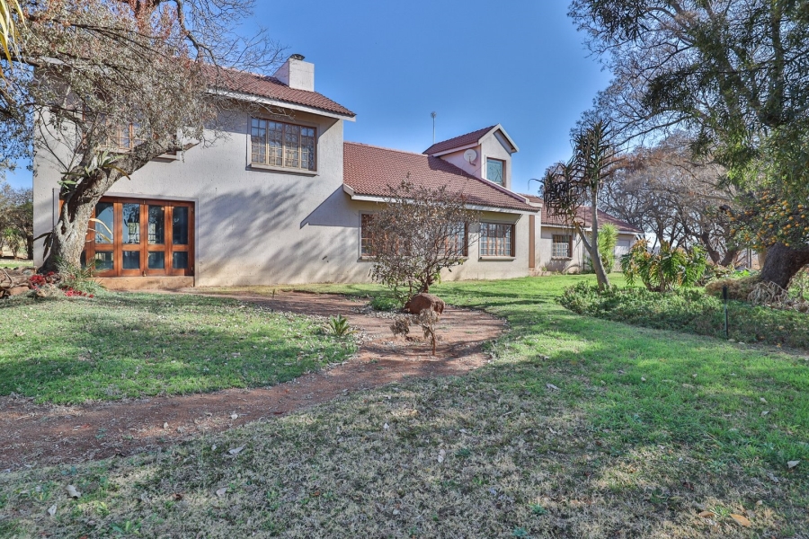 5 Bedroom Property for Sale in Grootvaly AH Gauteng