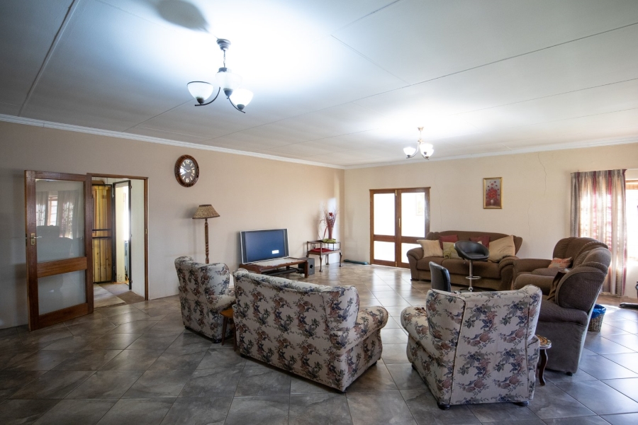 5 Bedroom Property for Sale in Grootvaly AH Gauteng