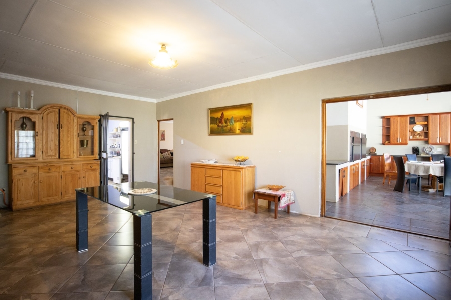 5 Bedroom Property for Sale in Grootvaly AH Gauteng