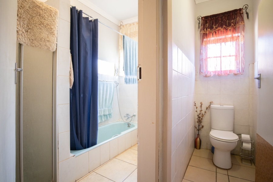 5 Bedroom Property for Sale in Grootvaly AH Gauteng