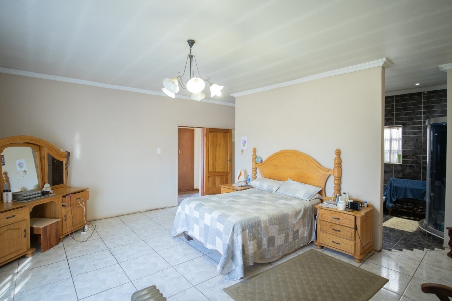 5 Bedroom Property for Sale in Grootvaly AH Gauteng