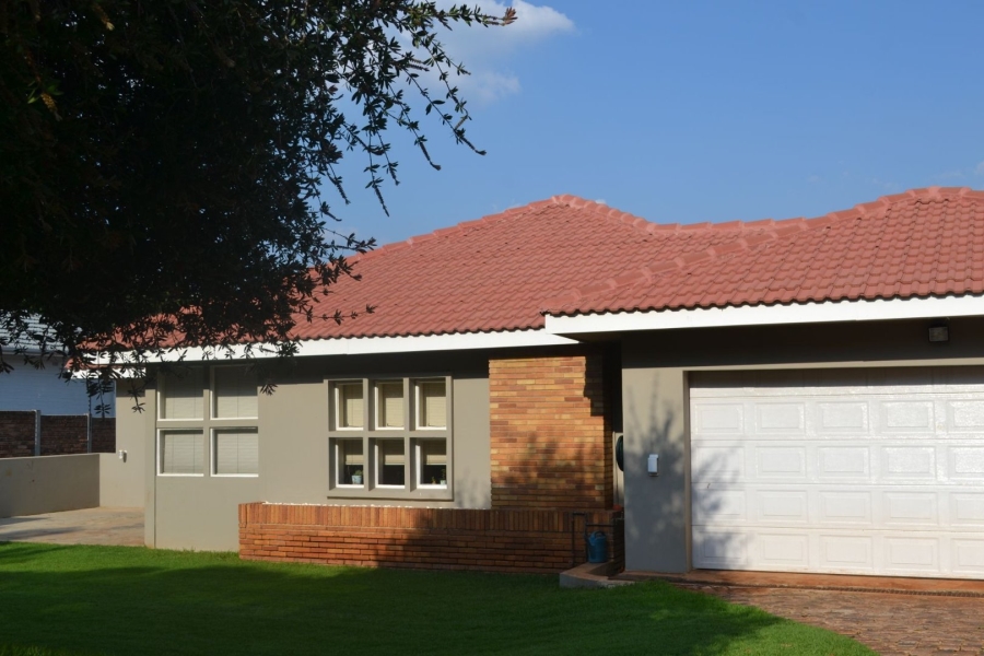 To Let 5 Bedroom Property for Rent in Greenside Gauteng