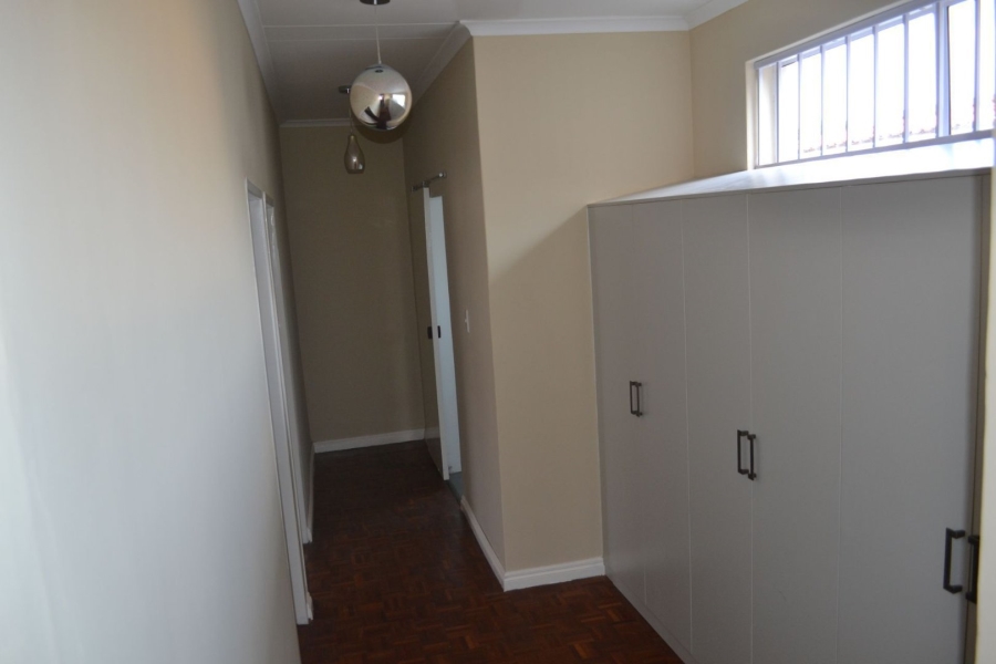 To Let 5 Bedroom Property for Rent in Greenside Gauteng