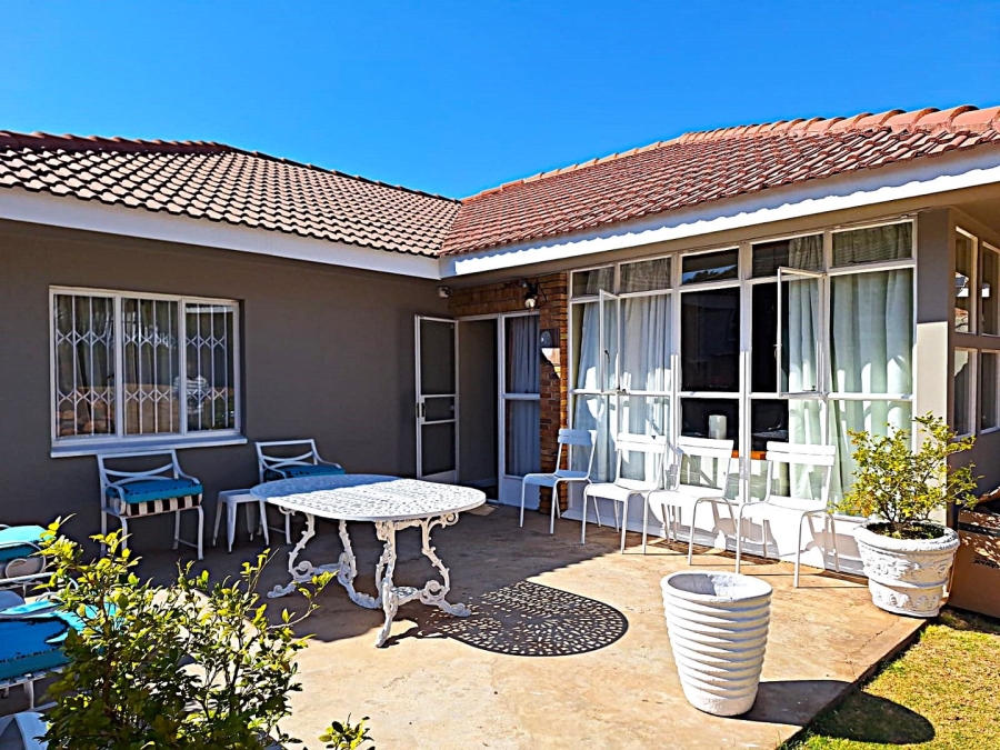 To Let 5 Bedroom Property for Rent in Greenside Gauteng