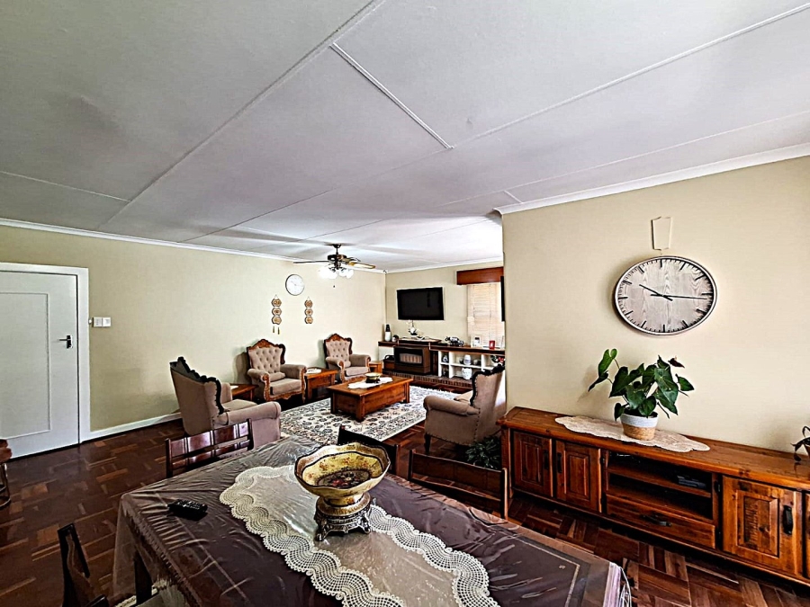 To Let 5 Bedroom Property for Rent in Greenside Gauteng