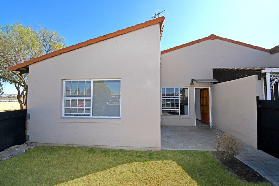 3 Bedroom Property for Sale in Klippoortjie Gauteng