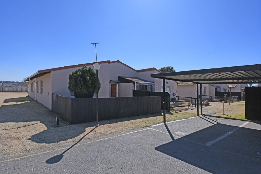 3 Bedroom Property for Sale in Klippoortjie Gauteng